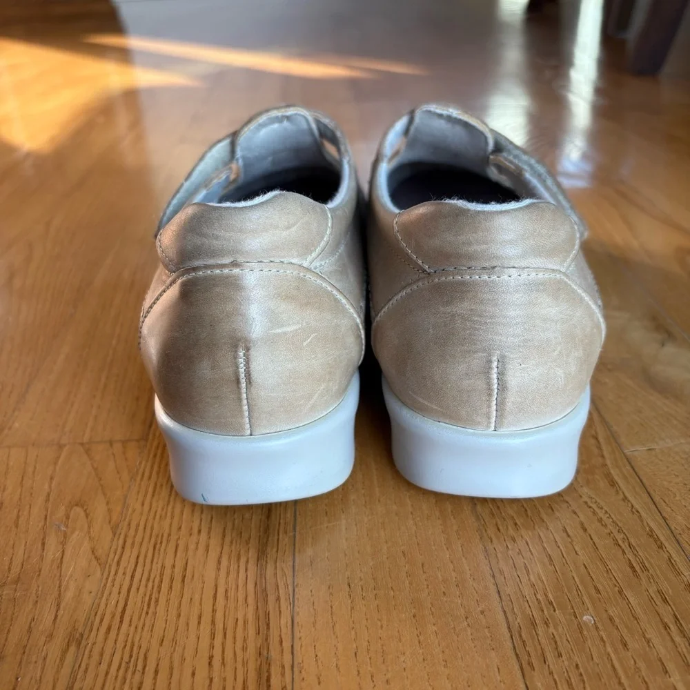 SAS shoes stone tan cream leather Tripad comfort womens made in the USA Size 10